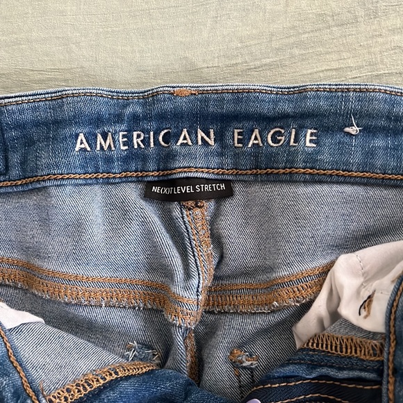 AE Curvy Hi-Rise Jeans - Picture 2 of 3